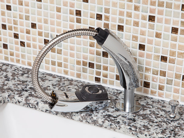 Bathing-wash room.  [Lift-up shower faucet] And withdraw the head part, Adopted a lift-up shower faucet that the height can be adjusted. It is a useful specification to clean the bowl.