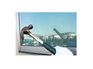Security.  [Crime prevention laminated glass] Adopted security laminated glass sandwiched an intermediate film is difficult to penetrate in the hammer to prevent the intrusion from the window. (Reference photograph)