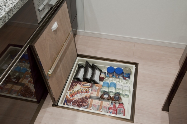 Platter, such as also neat Maeru underfloor storage of kitchen (Model Room C type)