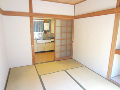 Living and room. Kitchen and separated a possible Japanese-style