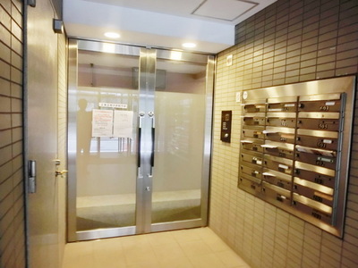 Entrance. This is an automatic lock with the apartment of peace of mind