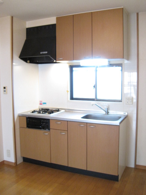 Kitchen. 2-neck is equipped with gas stove