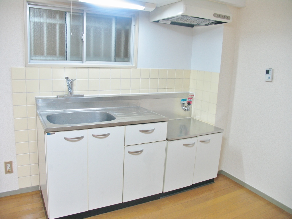 Kitchen.  ■ Gas 2-neck support (another room image photo)