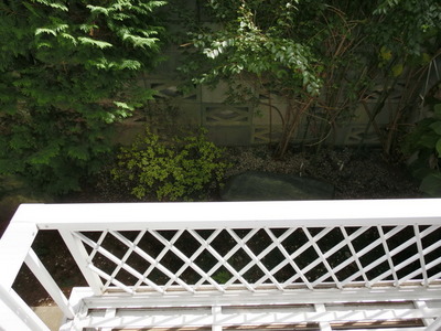 Balcony. It is a garden tub