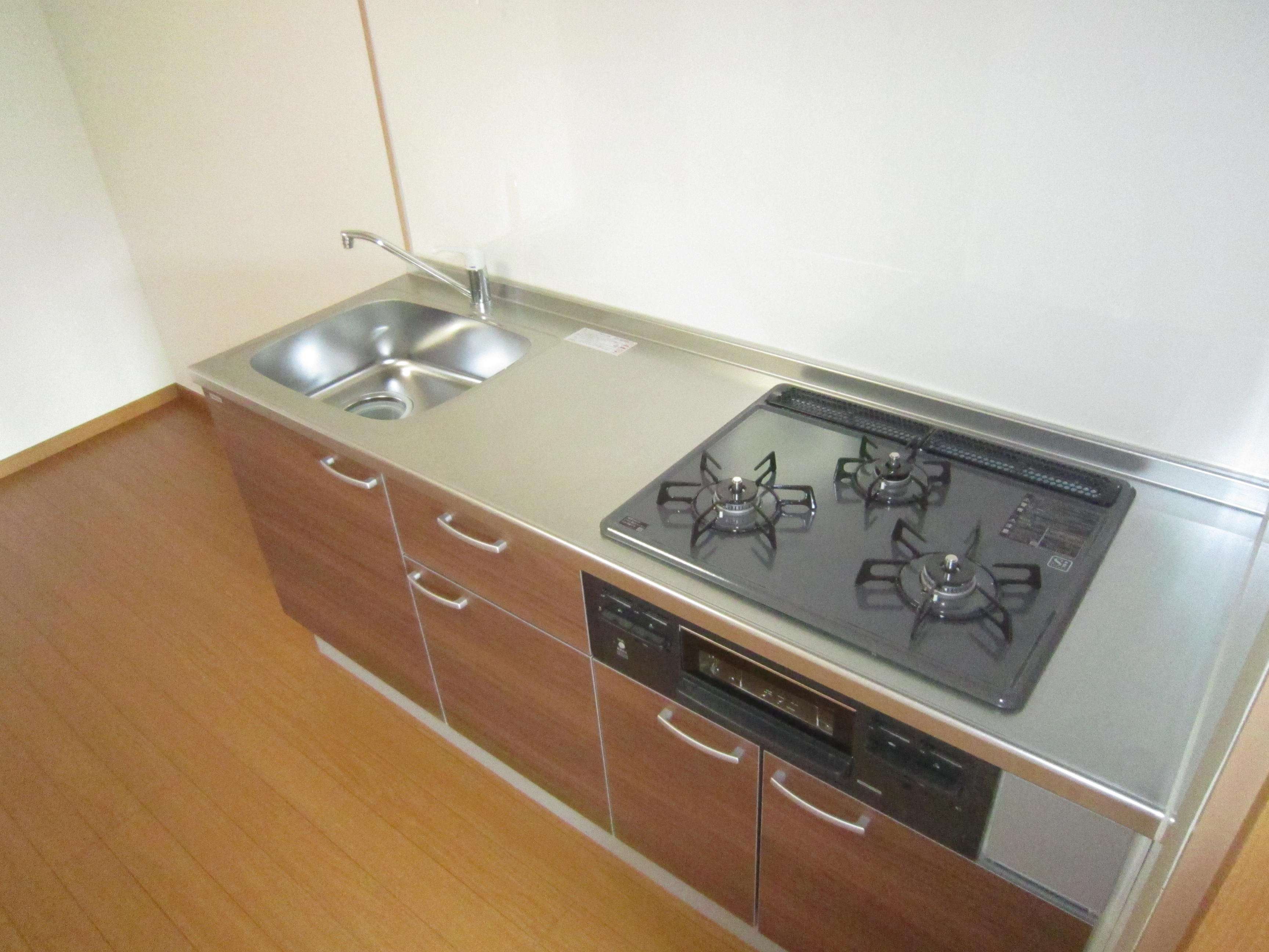 Kitchen.  ■ Gas 3-neck system Kitchen ・ grill