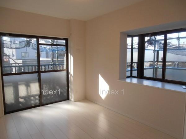 Non-living room. Two-sided lighting ・ Bedroom with a bay window