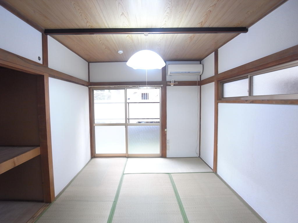 Living and room. Balcony direction Japanese-style room 6 tatami