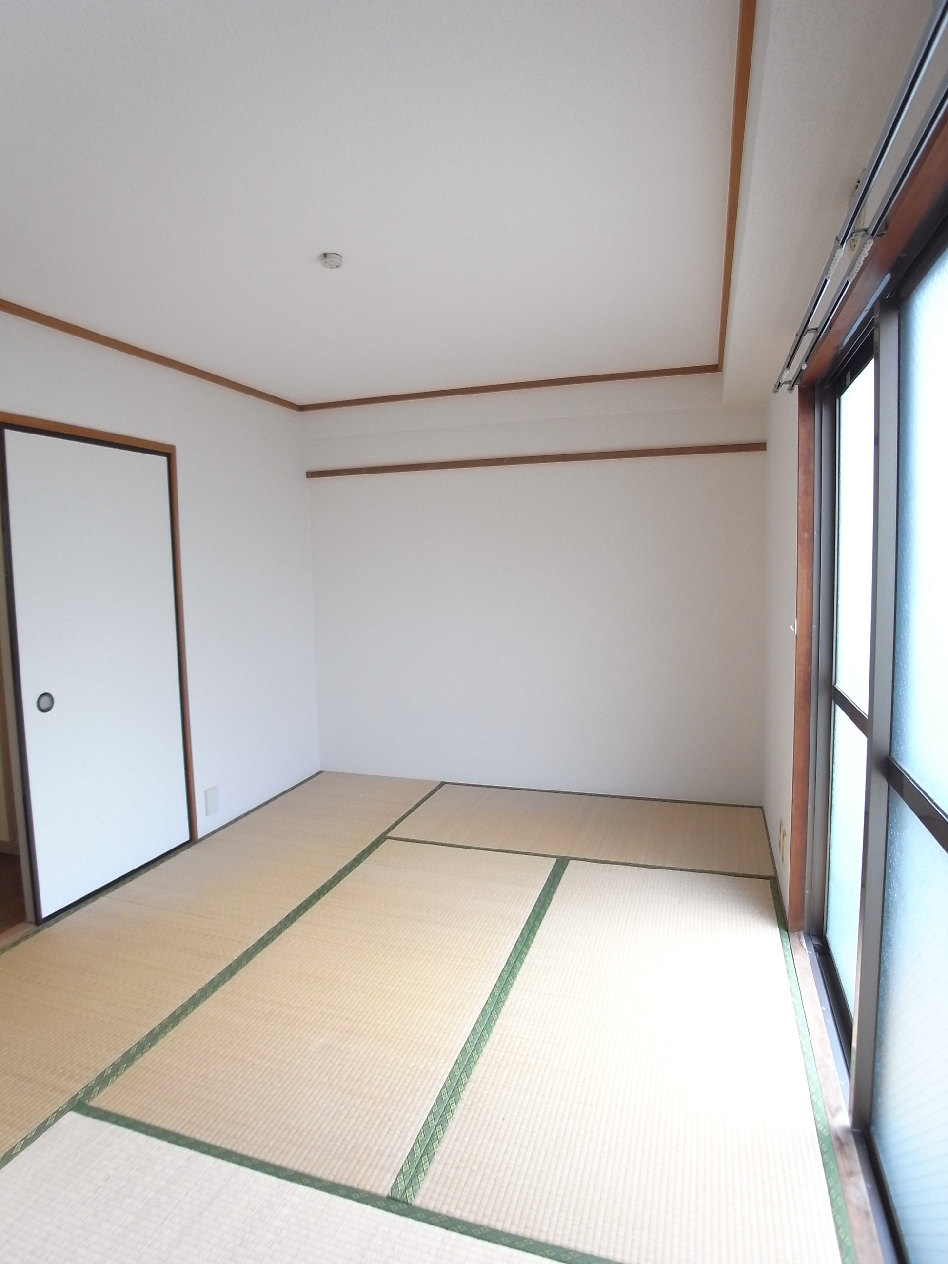Living and room. North direction Japanese-style room 6 tatami