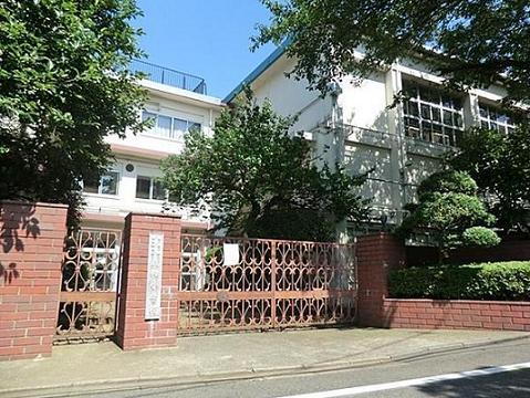 Primary school. 827m to Setagaya Ward Hachimanyama Elementary School