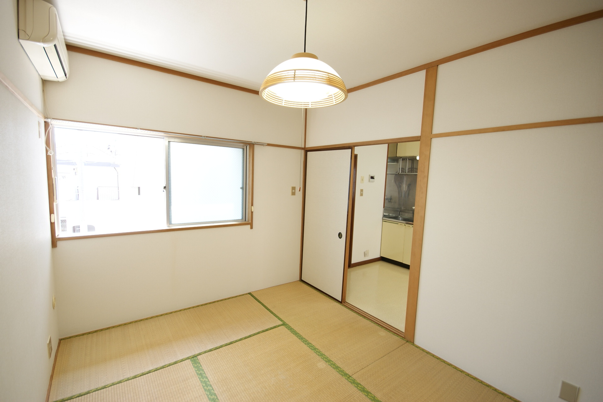 Living and room. Japanese-style room Air-conditioned