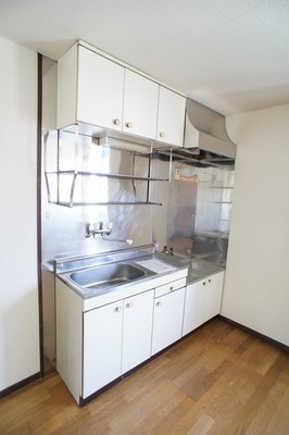 Kitchen. Two-burner stove can be installed ☆