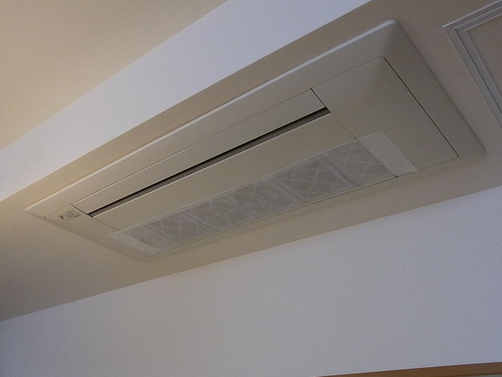 Other. Ceiling air conditioning