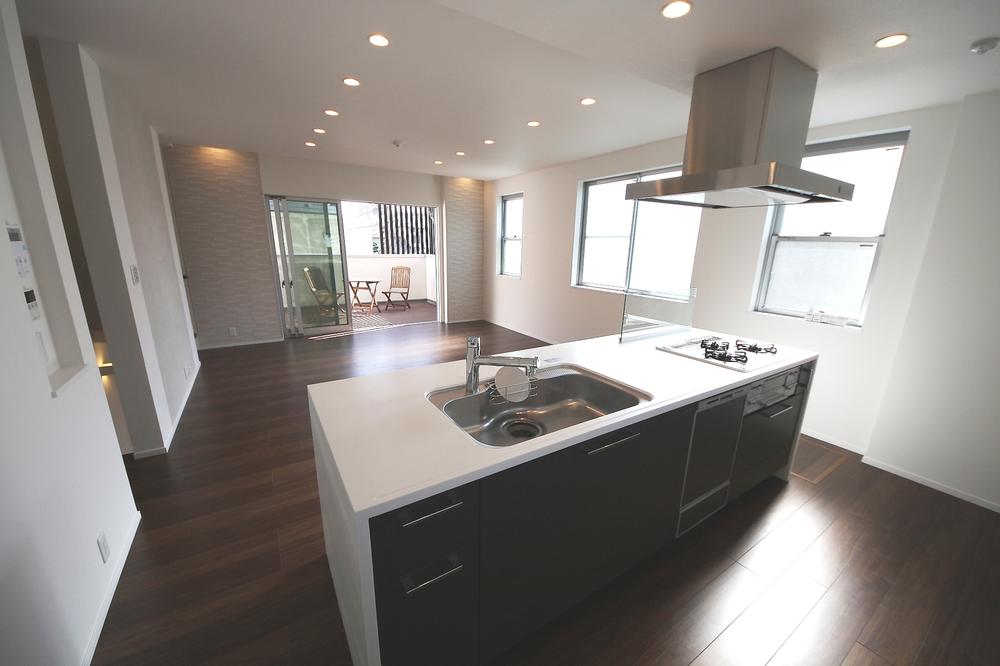 Same specifications photo (kitchen)