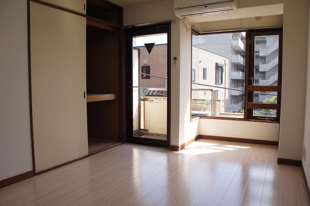 Living and room. View is good ☆