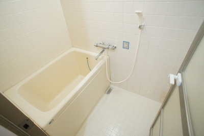 Bath. Spacious bath is popular! Also take daily tired