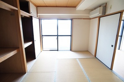 Living and room. Japanese-style room to settle ☆ 