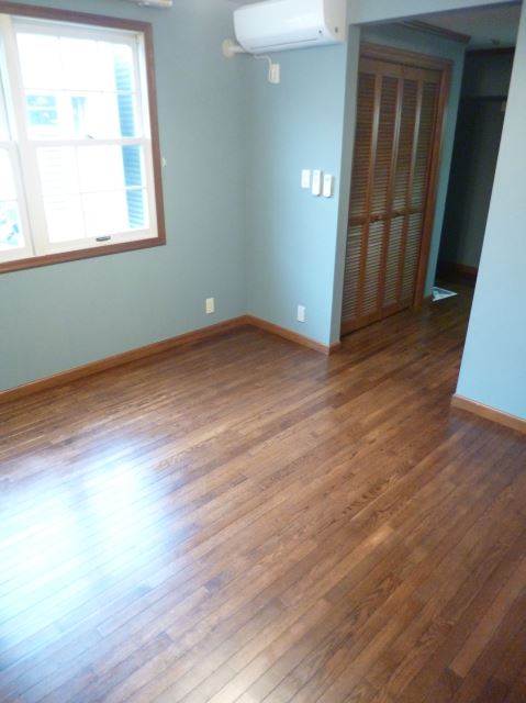 Living and room. 7 Pledge of flooring