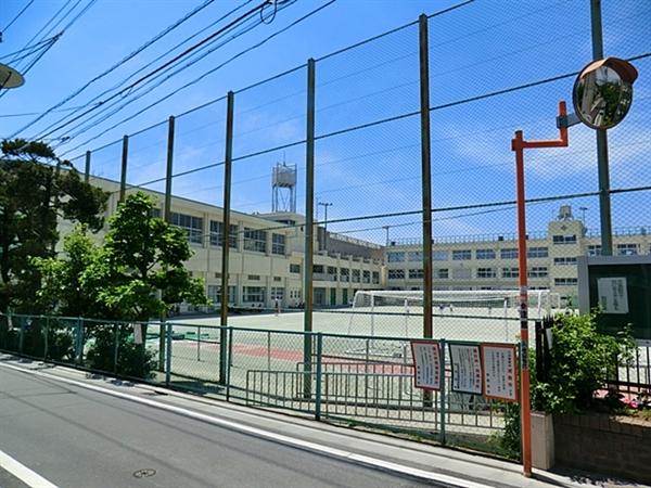 Junior high school. Matsuzawa 947m until junior high school