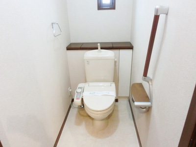 Toilet. It is the first floor of the toilet with a bidet