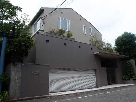 Local appearance photo. Building appearance (1) Mitsui Home is detached of the old construction.