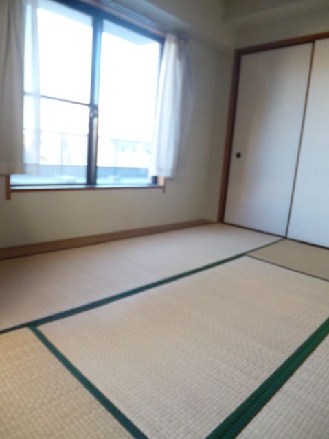 Living and room. 6 Pledge of Japanese-style room