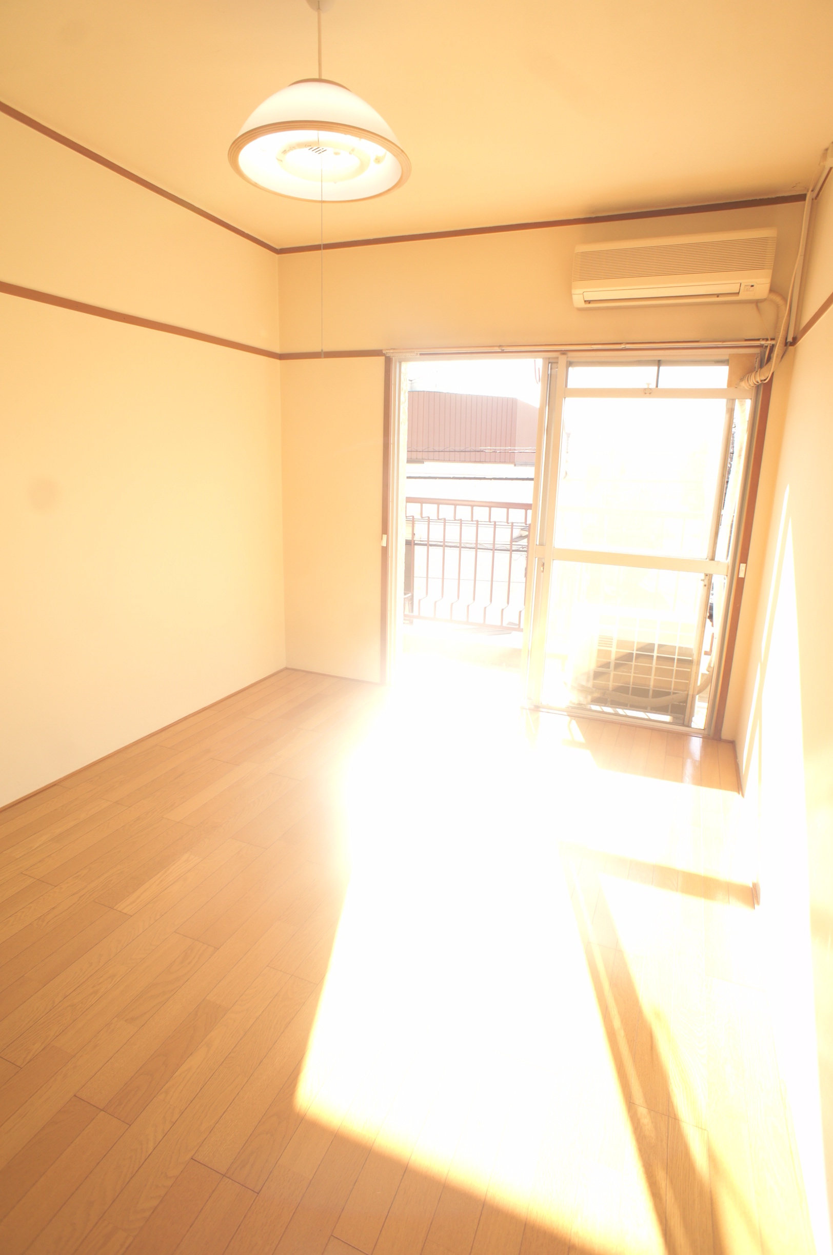 Living and room. It is a positive per well of the room ☆ 