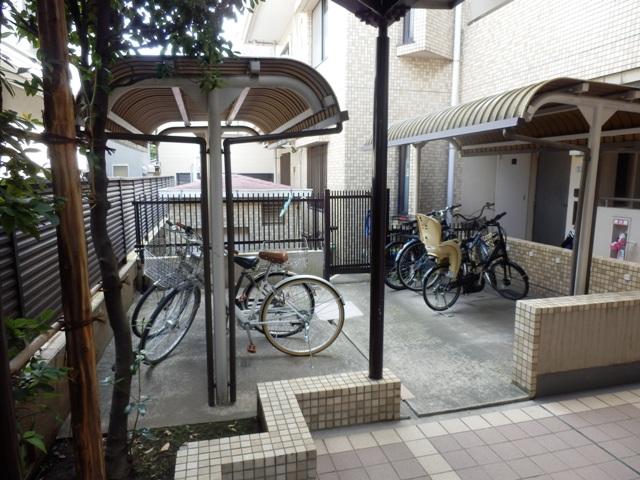 Other common areas. Bicycle parking (12 May 2013) Shooting