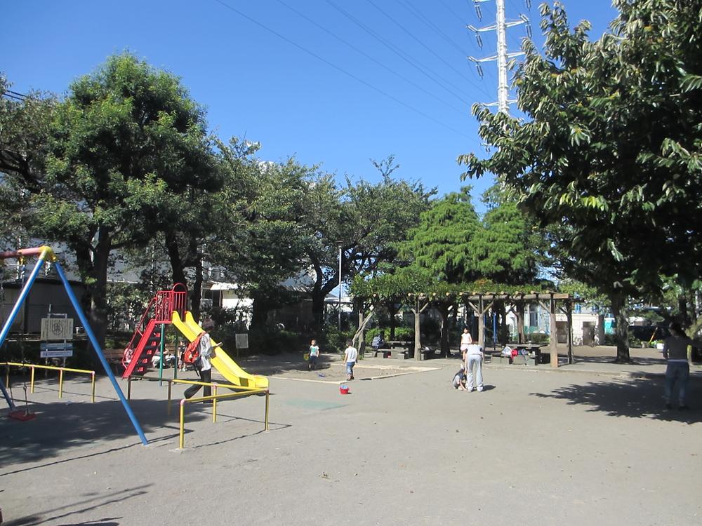 park. 450m to ward Akimasa park