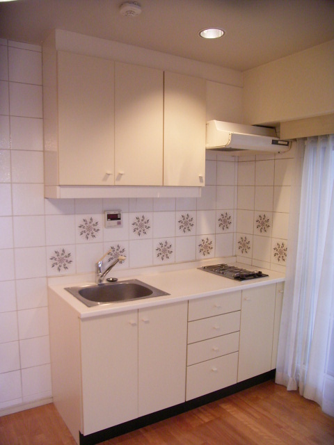 Kitchen. I'm around the water is good I clean !! 2-burner stove with a kitchen! 