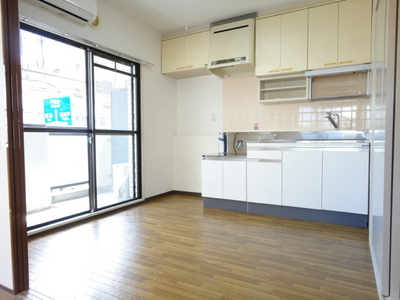 Kitchen. Spacious dining kitchen