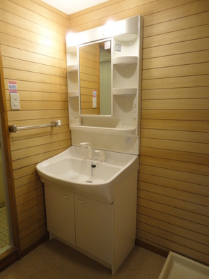 Washroom.  ☆ With shampoo dresser