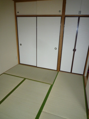 Other room space. Japanese-style room (6 quires)