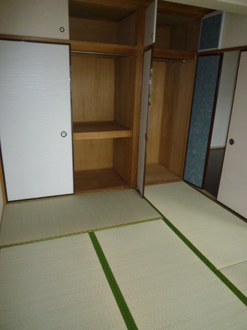 Receipt. Storage of Japanese-style room