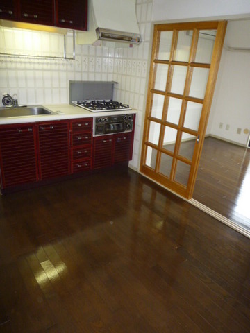 Kitchen. Kitchen (about 5.5 Pledge)