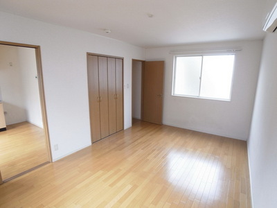 Other room space. Western-style spacious 9.6 Pledge