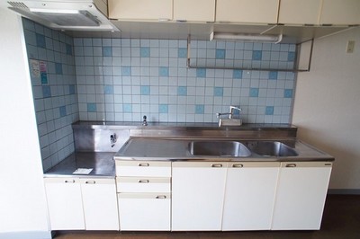 Kitchen. Two-burner gas stove can be installed ☆ 