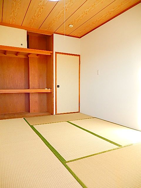 Living and room. Room: Japanese-style room 6.7 quires