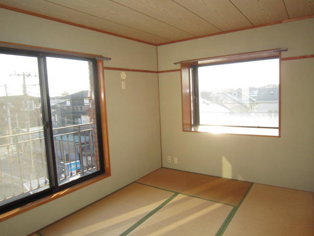 Living and room. Japanese-style room 6 tatami