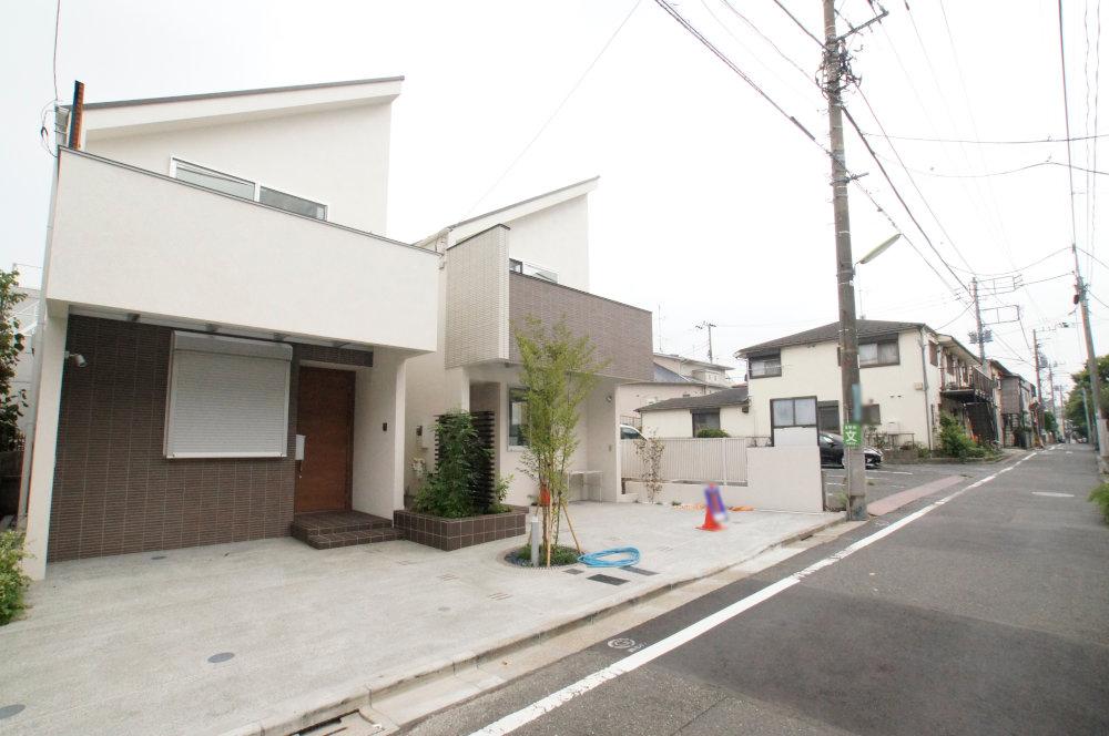 Local photos, including front road. The surrounding environment is a leafy quiet residential area.