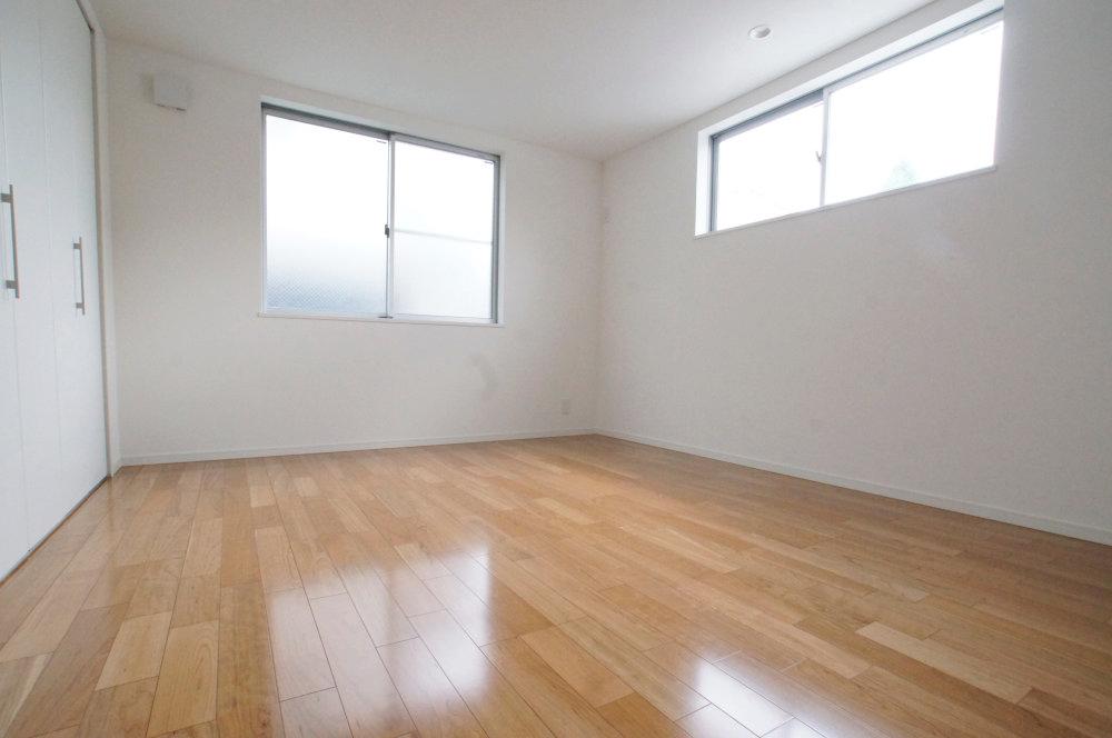 Non-living room. It will be Western-style.