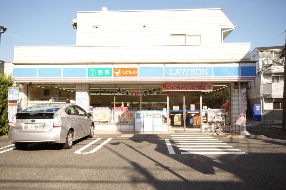 Convenience store. 543m until Lawson Seitoku Shimokitazawa before shop