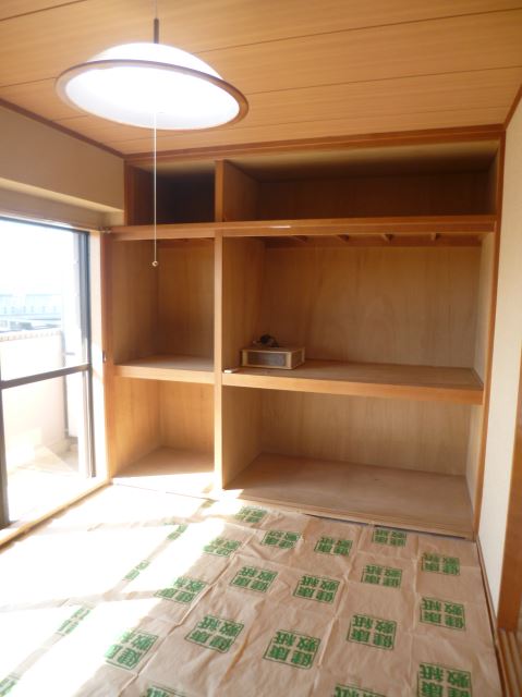 Living and room. It contains the new tatami