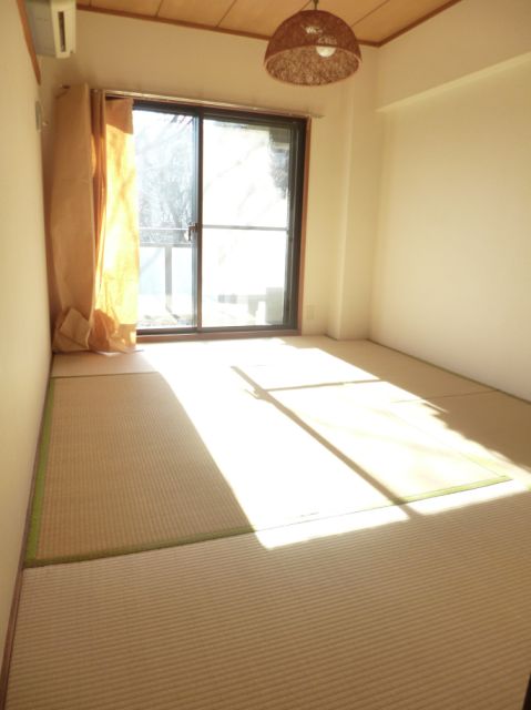 Living and room. 6 Pledge of Japanese-style room