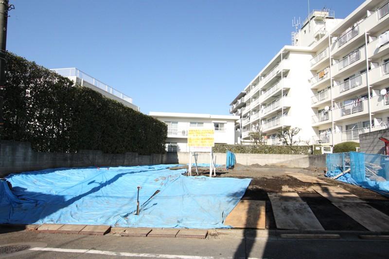 Local land photo. Kaminoge 2-chome, a quiet mansion area. 