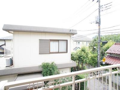 View. Popular second floor, Since the quiet residential area, There is also a feeling of opening scenery. 