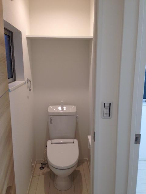 Toilet. 3rd floor toilet