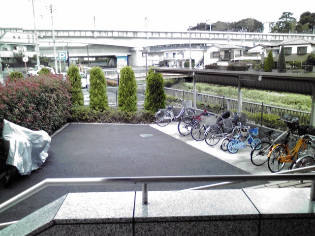 Other common areas. Bicycle-parking space. Bike OK. Right hand Nogawa riverbed. 