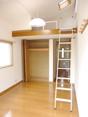 Living and room. Loft with property