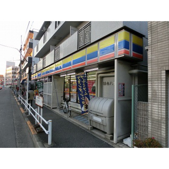 Convenience store. 130m to Seven-Eleven (convenience store)