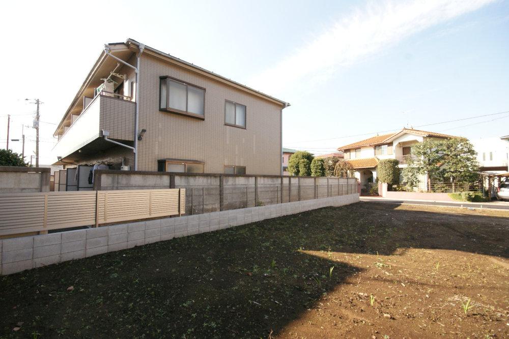 Local land photo. The property is even though the building with conditions, Can we choose the building house manufacturer from among the 14 companies position, The width of the choice is very wide.  Would that there is surely House Like It manufacturer. 